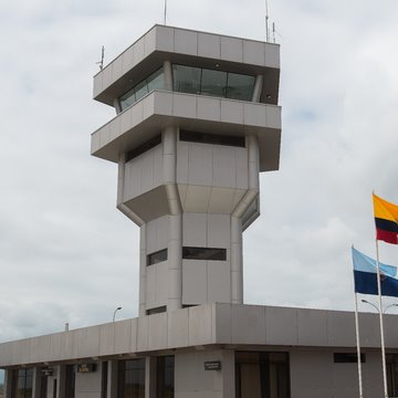 Reviews Coronel Artilleria Victor Larrea Airport