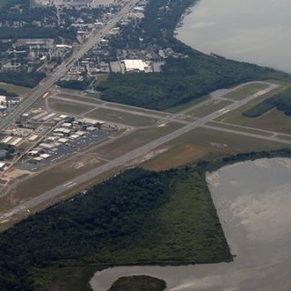 Leesburg International Airport