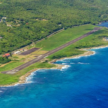 Reviews Les Bases Airport