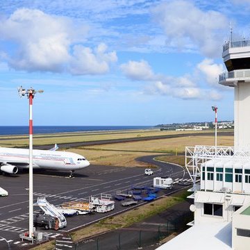 Saint-Denis Roland Garros Airport